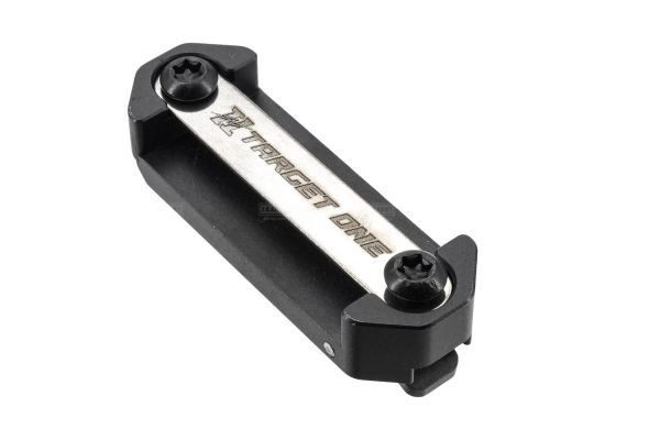 Target One Magnetic Magazine Holder with QR Belt Component